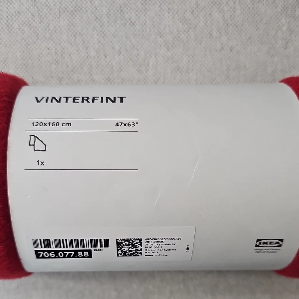 IKEA Vinterfint Red Throw Blanket